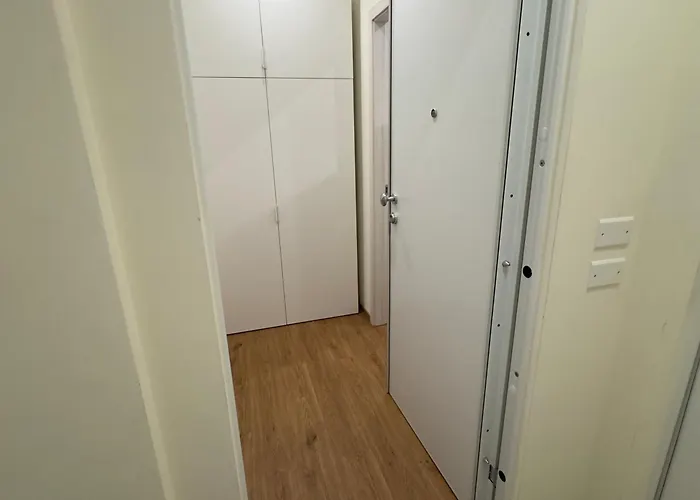 Mc 1&2 Deluxe Flat Trieste