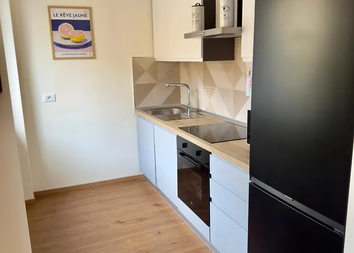 Mc 1&2 Deluxe Flat Trieste